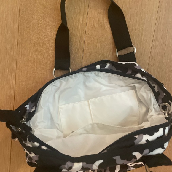 Y2k Lesportsac tote with black and white floral pattern and silver hardware - Picture 3 of 5
